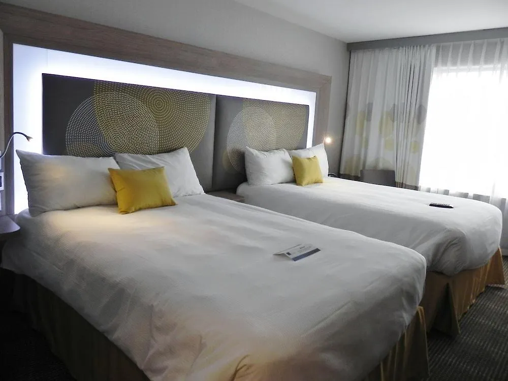 Doubletree By Hilton Ottawa Downtown Hotel