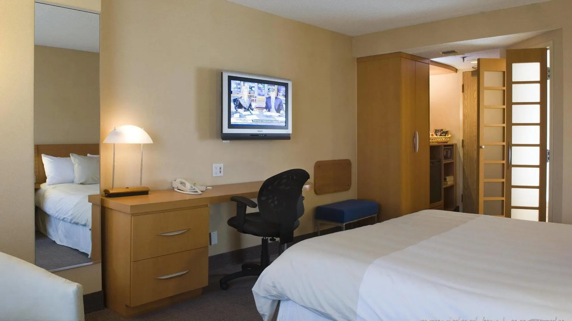 Doubletree By Hilton Ottawa Downtown Hotel