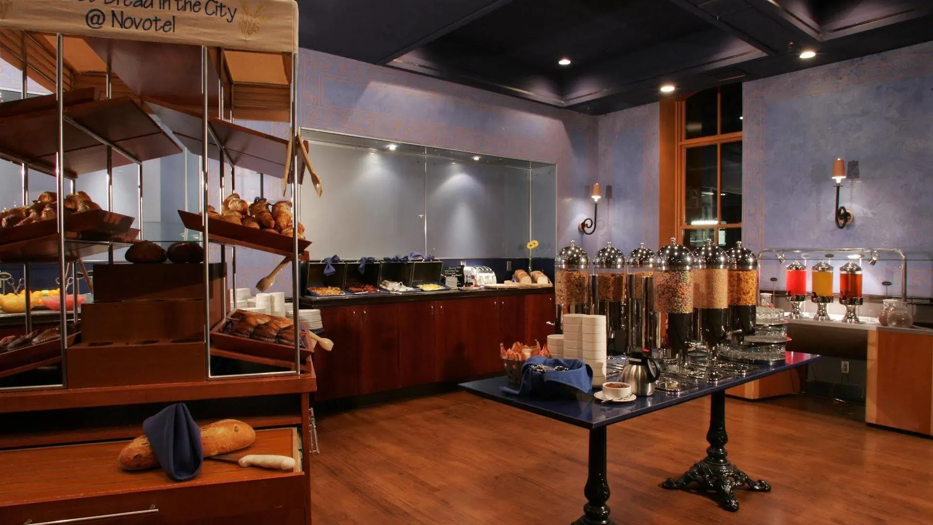 Doubletree By Hilton Ottawa Downtown Hotel 4*,  Canada