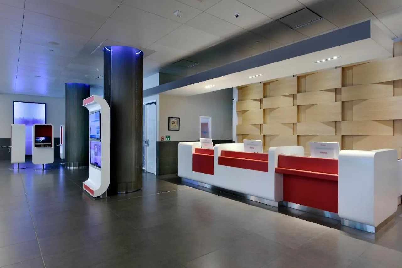 Doubletree By Hilton Ottawa Downtown Hotel