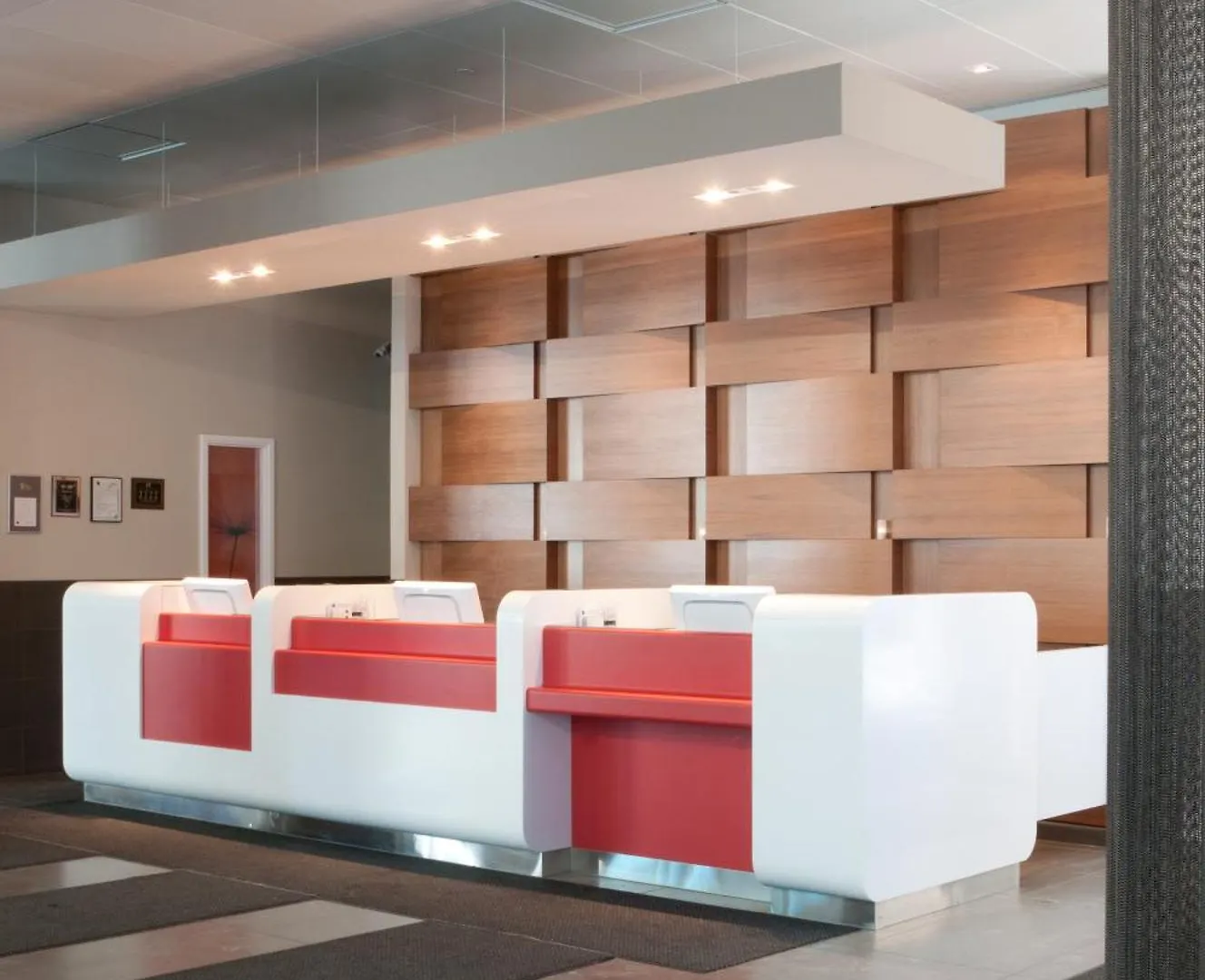 Doubletree By Hilton Ottawa Downtown Hotel
