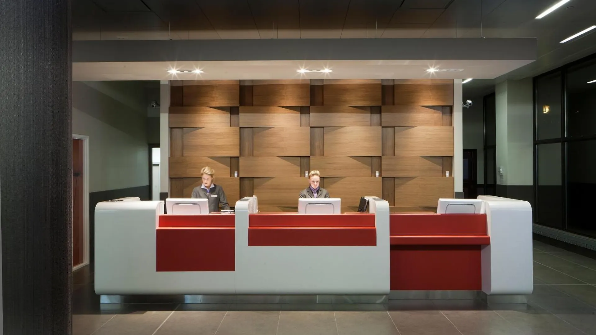 Doubletree By Hilton Ottawa Downtown Hotel