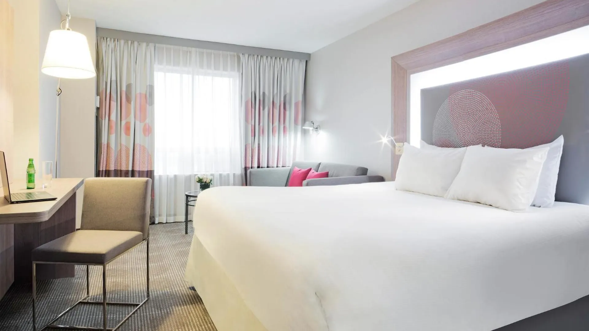 Doubletree By Hilton Ottawa Downtown Hotel