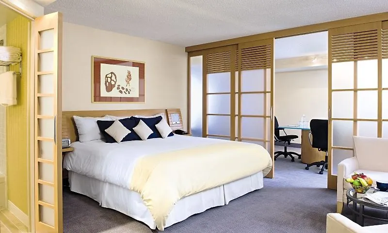 Doubletree By Hilton Ottawa Downtown Hotel