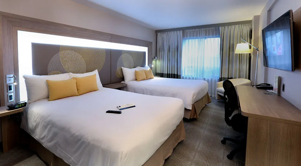 Doubletree By Hilton Ottawa Downtown Hotel