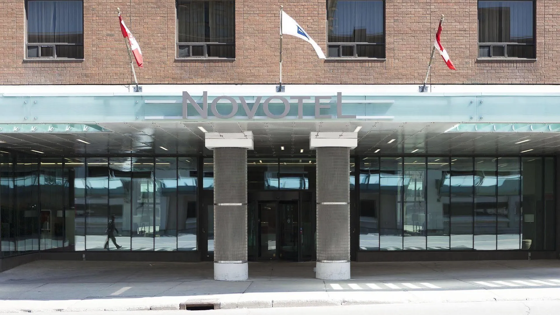 Doubletree By Hilton Ottawa Downtown Hotel