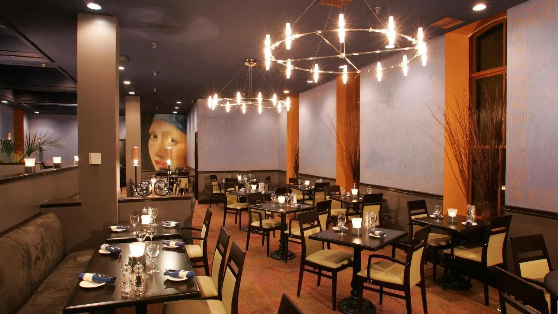 Doubletree By Hilton Ottawa Downtown Hotel